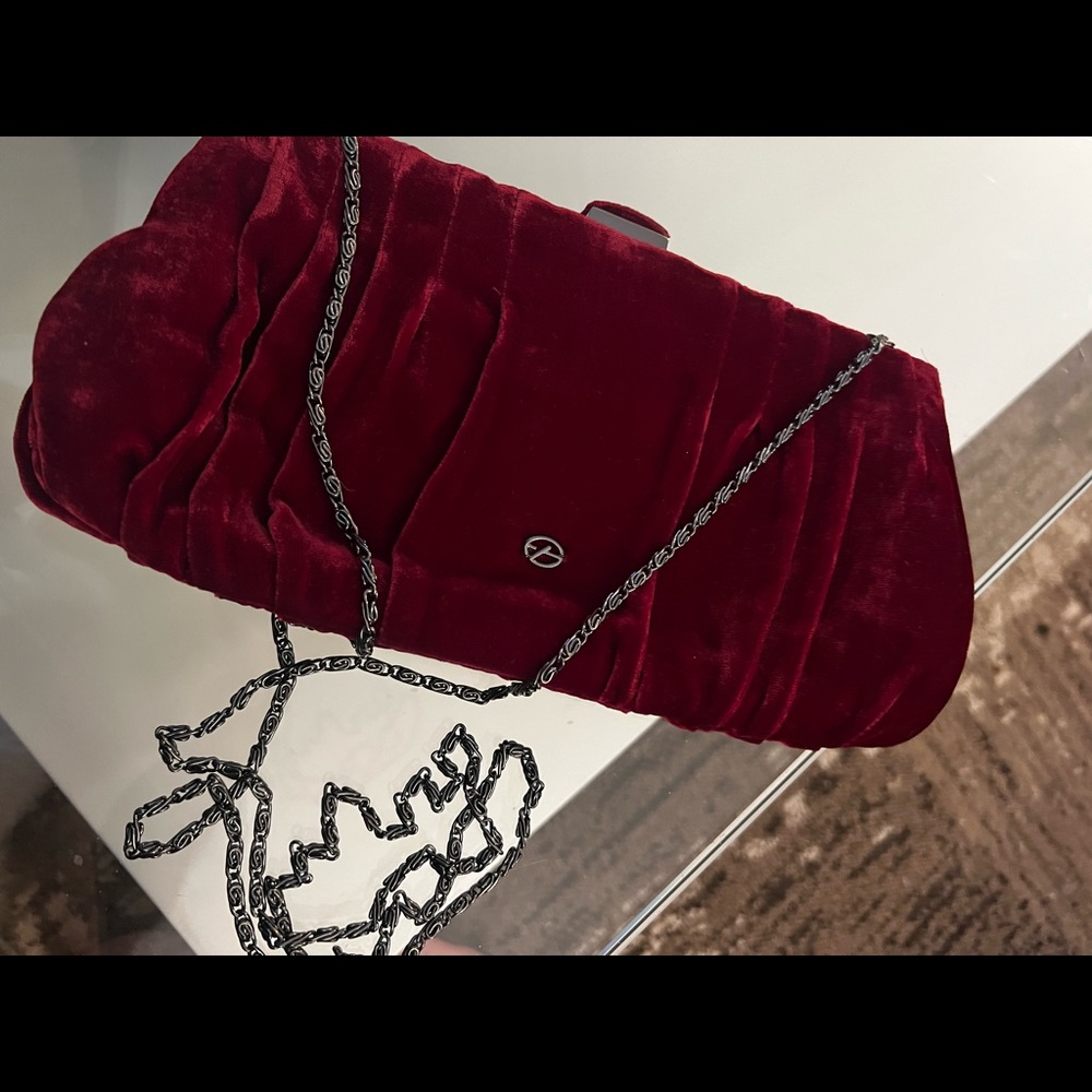 Made in Italy, Francesco Biasia mint condition purse in Burgundy